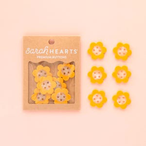 Yellow Daisy Flower Large 1" / 25mm Buttons - 6 Pack - Cellulose Acetate - Sewing Buttons by Sarah Hearts (6 Pack)