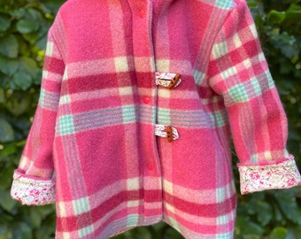 Childrens Vintage Coat Pink Check Size 4 100% wool, cotton lined