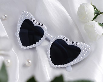 Lunettes de soleil personnalisées pour future mariée, Lunettes de soleil en nacre, Lunettes de soleil coeur pour mariée, Lunettes de soleil pour mariée, Shower nuptiale, Lunettes de soleil bachelorette