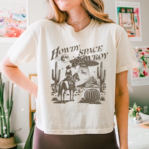 Western Cowgirl UFO Shirt, Vintage Cowboy Alien T-shirt, Vintage 90s Shirt, Washed Shirt, Vintage Distressed Shirt, Gifts, Comfort Colors