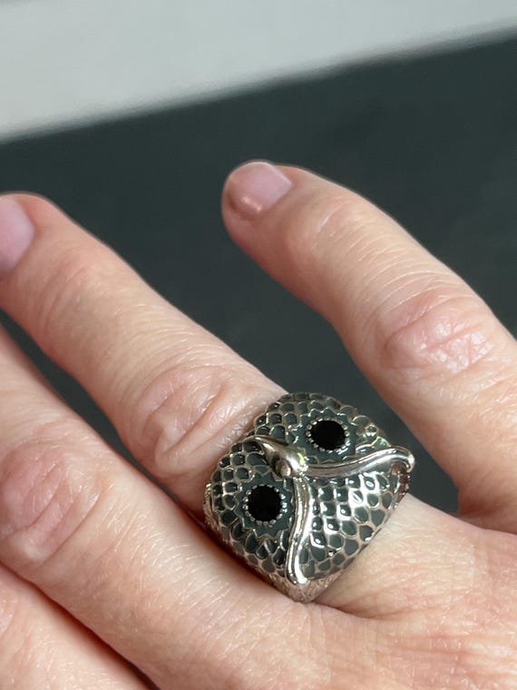 Owl Ring - Silvertone Resin Statement Ring  NOS - image 3