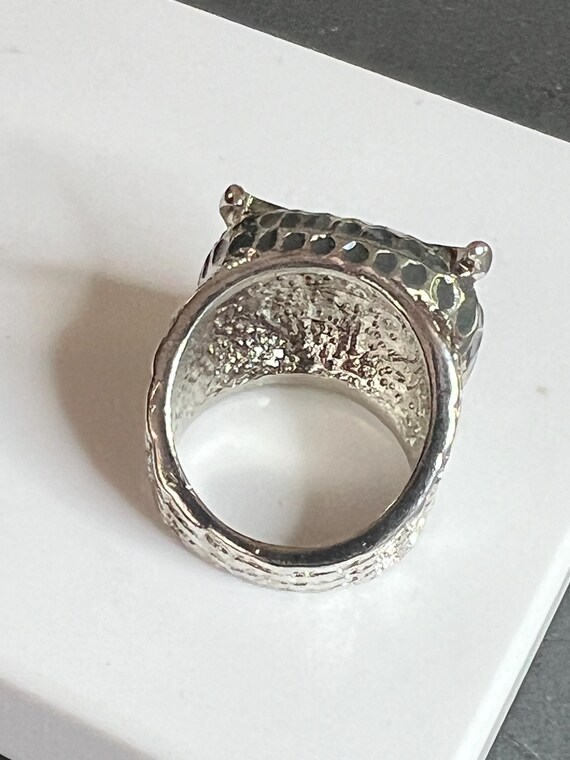 Owl Ring - Silvertone Resin Statement Ring  NOS - image 2