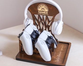 Personalized Gamer Controller & Headset Stand, Wooden Controller holder, Birthday gift for teen boy, Boyfriend Gift