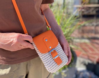 Bolso para teléfono de ganchillo hecho a mano: Estuche naranja para smartphone, bolso para festivales de verano