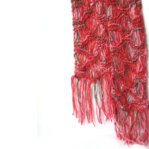 Ripple dropstitch scarf pattern pdf using 1 skein of bulky ribbon yarn image 3
