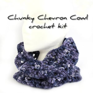 Chevron Cowl crochet kit with handdyed chunky merino yarn and pattern, choose your colour image 1