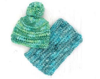 Handknitted chunky hat and scarf set in handdyed soft merino wool