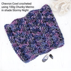 Chevron Cowl crochet kit with handdyed chunky merino yarn and pattern, choose your colour image 2