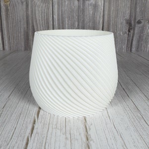 White Swirl 3D Printed Plant Pot with Hidden Drip Tray - Unique Twisted Design - Spiral Pattern - Large Hexagon Drainage - Indoor Garden Pot