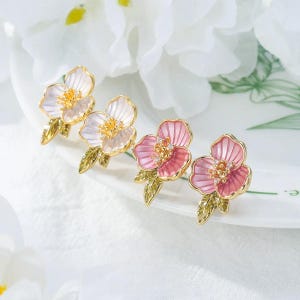 Handmade Camellia Flower Pearl Earrings/Mother Pearl Earrings/Bridesmaid Gift/Gold Camellia Flower Earrings/Wedding Jewelry/Gift ForHer