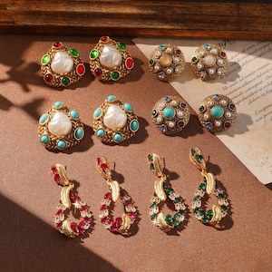 Boucles d'oreilles vintage en perles/boucles d'oreilles en émail faites à la main/boucles d'oreilles en perles vintage/clous en or/bijoux élégants/bijoux de demoiselle d'honneur/cadeau pour elle