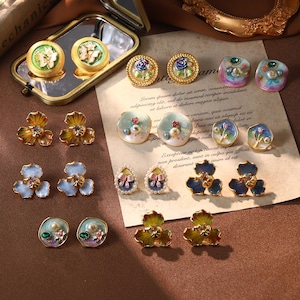 Handmade Enamel Flower Pearl Earrings/Vintage Pearl Enamel Flower Earrings/Gold Floral Stud/Elegant Jewelry/Bridesmaid Jewelry/Gift for her
