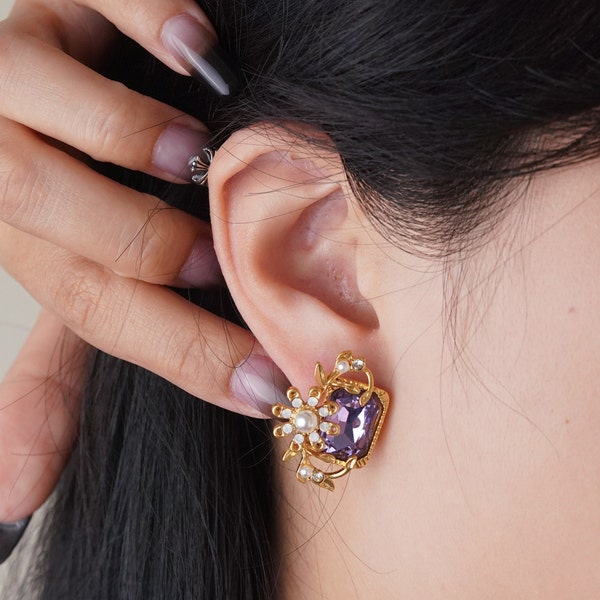 Amethyst Pearl Flower Stud Earrings/Gift for Her/February Birthstone Jewelry/Baroque Pearl Earrings/Purple Earrings/Pearl Bridal Earrings
