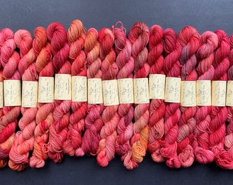 OOAK Red sunrise - 20g mini skein - 4ply platinum sock yarn - 75/25 BFL (Blue-faced Leicester) superwash wool and nylon orange red