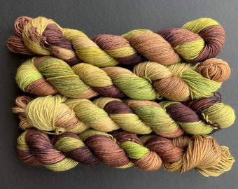 Christmas Tree - 50g skein - 4ply75/25 superwash BFL (Blue-faced Leicester) wool and nylon, sock yarn, hand dyed yarn, Christmas