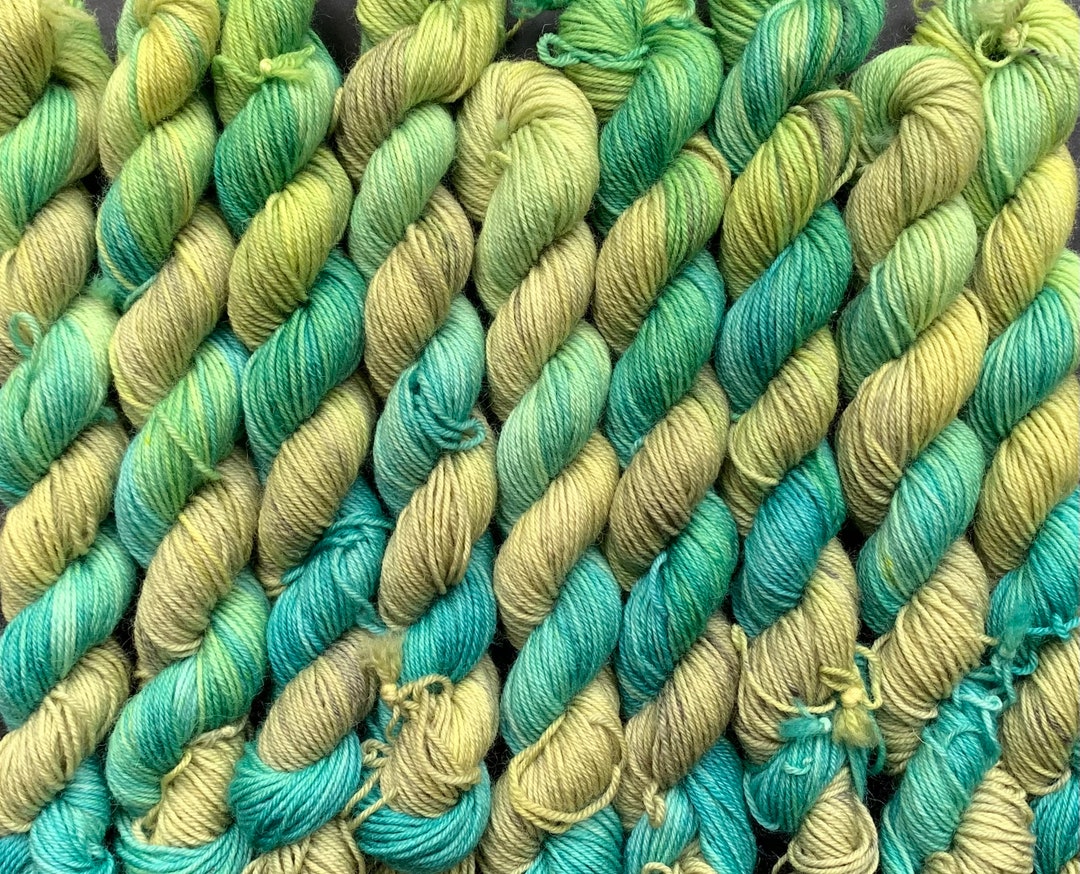 Seagrass Meadow 20g Mini Skein 4ply Platinum Sock Yarn 75/25 BFL blue