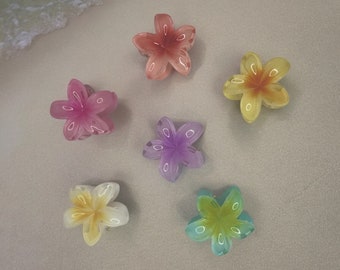 Mini Summer Flower Claw Clip | Hair Accessories | Claw Clips | Gifts for Her | Soft | Plush | Cute | Holiday Gifts | Fashion Accessories |
