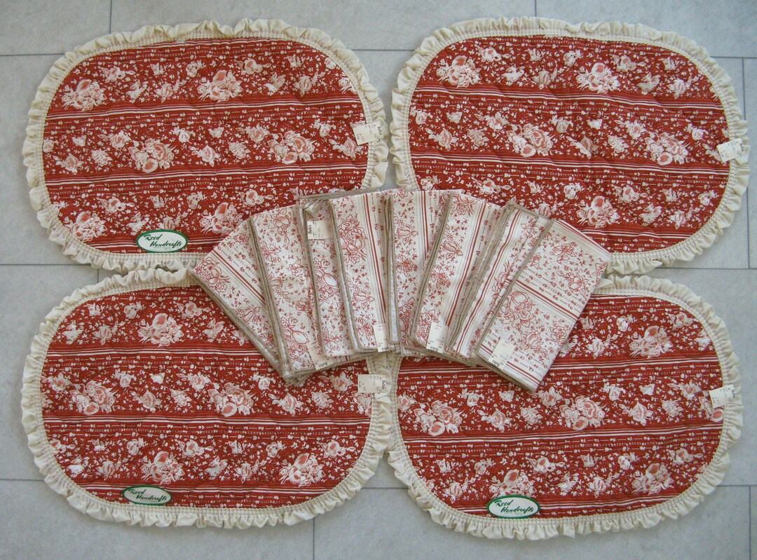 Vintage Quilted Placemat, 4 Reversible Placemats, 8 Matching Napkins