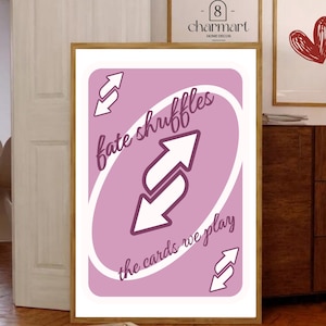 Fate Shuffles The Cards We Play Wall Art, stampabile arte murale retrò rosa, arte murale con carte da gioco, decorazione murale preppy con carte Uno, arte murale alla moda