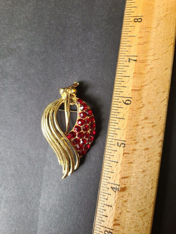 Ruby Cascade: A Vintage Coro Gilt & Rhinestone Br… - image 6