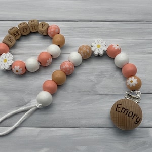 Pacifier Clip and Bracelet personalized. Great Gift! Mom to be, mother and child, Baby shower, Daisy Flowers, baby girl, matching