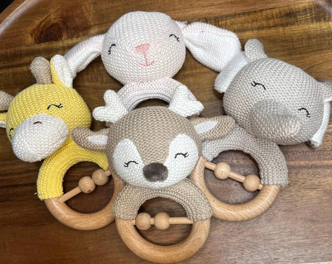 Cute crochet animal rattle with name, Personalized gift idea, baby shower, birth, new moms, busy toy, Christmas stocking stuffer toddler