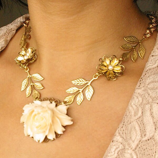 Vintage Cream Rose Bridal Necklace, Gold Bridal Jewelry, Vintage Wedding Jewelry, Gold Leaves Necklace, SASCHA