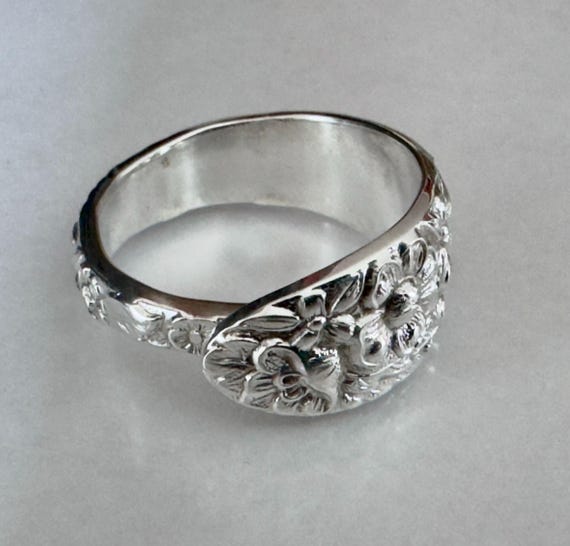 Slender spoon ring, Southern Rose pattern, antiqu… - image 7