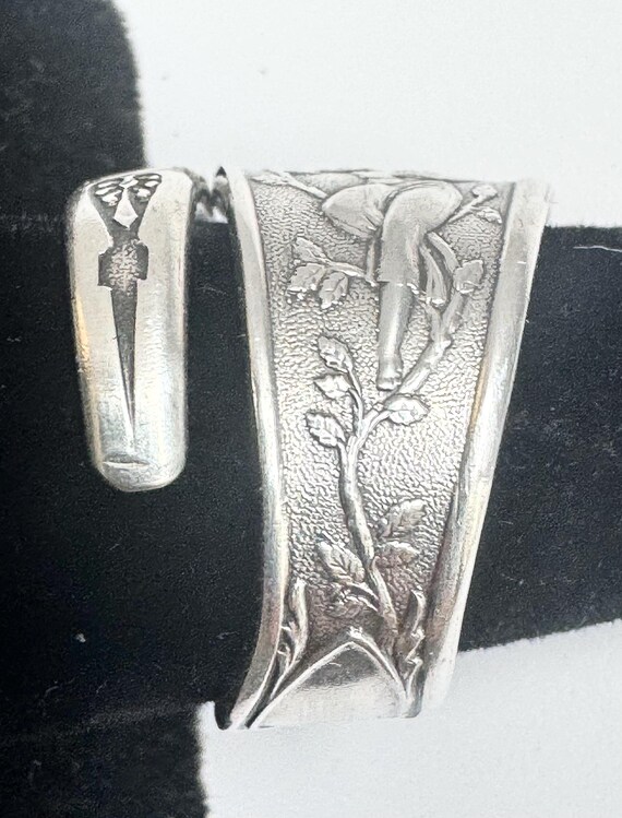 Antique spoon ring, squirrel cherub PEARL Pattern… - image 8