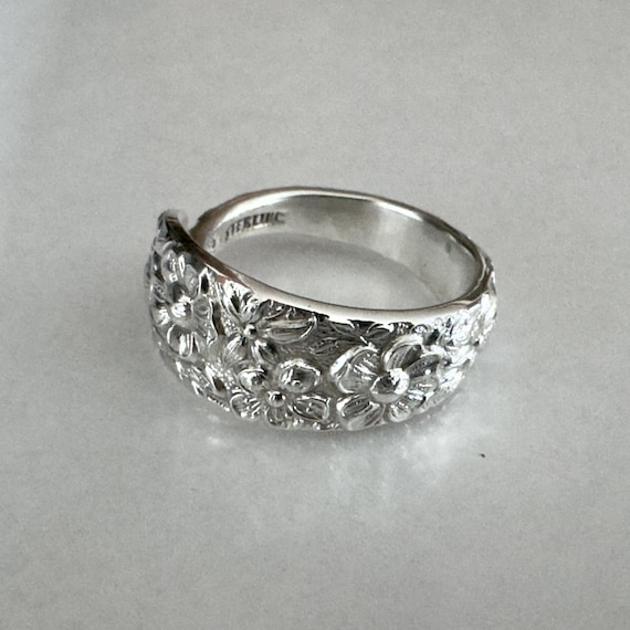 Slender spoon ring, Southern Rose pattern, antiqu… - image 2