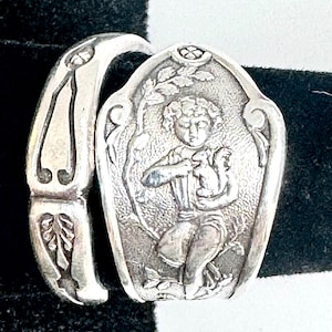 Antique spoon ring, squirrel cherub PEARL Pattern Silverplated