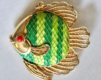 Chinese export pin, Vintage angel fish brooch / pendant, Silver green enamel.