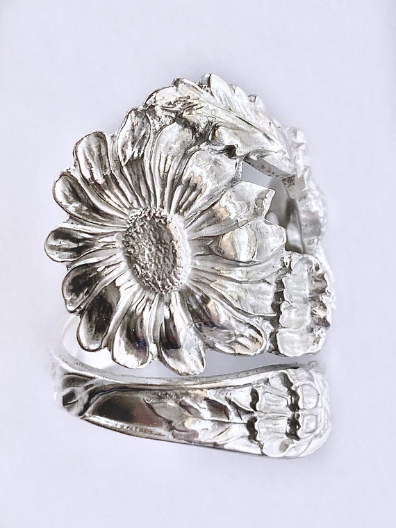 Antique Daisy, sterling silver spoon ring.