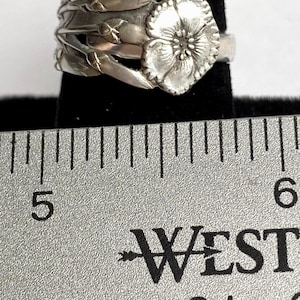 Japanese flower ring, Hibiscus or Dianthus Sweet William spoon ring, vintage, 950 sterling silver, Flower, WAKO Tokyo.