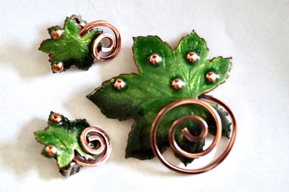 brooch/pin and clip-on earrings Jerry Fels/Green Enamel & Copper Jewelry Set MATISSE RENOIR Jewellery Jewellery Sets 