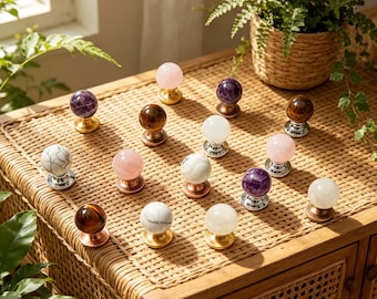 Pomello moderno in ottone per mobili, tirante a sfera in cristallo cromato, maniglia di lusso per cassetti, accessori minimalisti per armadi, elegante complemento d'arredo turchese.