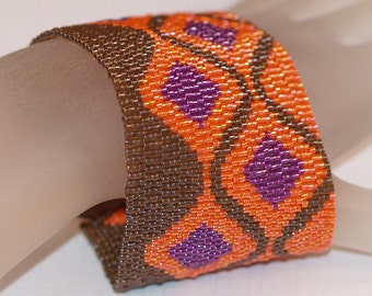 Fuchsia Diamonds / Wide Beadwoven Peyote Cuff Bracelet/ Orange and Brown Diamond Pattern / Geometric Beading / Beaded Cuff Bracelet