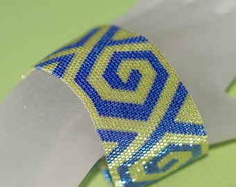 Celtic Spiral in Chartreuse and Tanzanite / Beadwoven Peyote Cuff Bracelet / Lemon Lime & Blue Beads / Beaded Jewelry / Handmade Bracelet