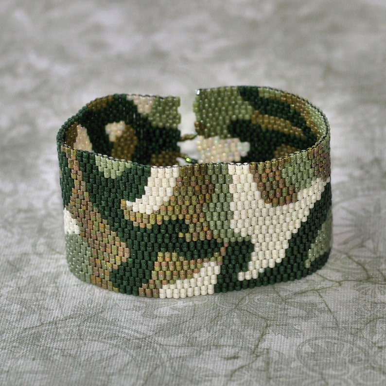 Camo Cuff / Peyote Bracelet Beadwoven Cuff Olive Green Military Hunter