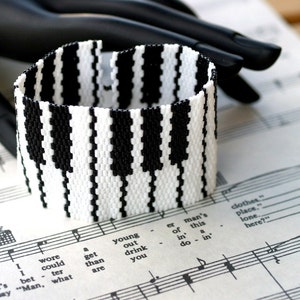 Piano Man / Peyote Bracelet Beadwoven Cuff / Black & White Beads / Keyboard Gift / Music Musician Gift / Pianist Piano Gift image 4