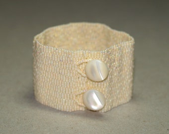 Ivory Band / Wide Beadwoven Bracelet Peyote Cuff / Bridal Accessory / Handmade Jewelry / Cream Beads with Mother of Pearl Vintage Buttons