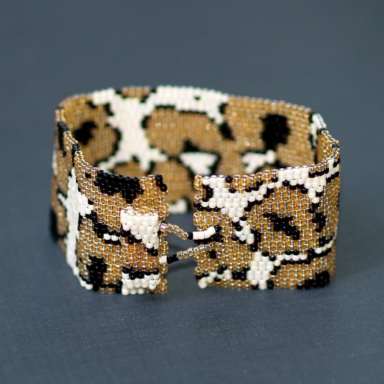 Leopard / Beadwoven Peyote Cuff Bracelet / Spotted Wild Animal - Etsy