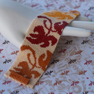 Leaves in the Fall / Beadwoven Peyote Cuff Bracelet / Rust, Brown, Tan, Cream Beads in Stylized Leaf Pattern / Autumn Colors / Gardener Gift