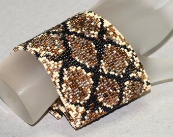 Diamondback / Wide Beadwoven Peyote Cuff Bracelet / Snakeskin Bead Design / Beaded Jewelry Gift for Reptile Lover / Black & Bronze Diamonds