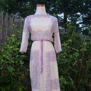 Vintage 70s Floral Dress, Accordion Pleats, Lavender Belt (XL)