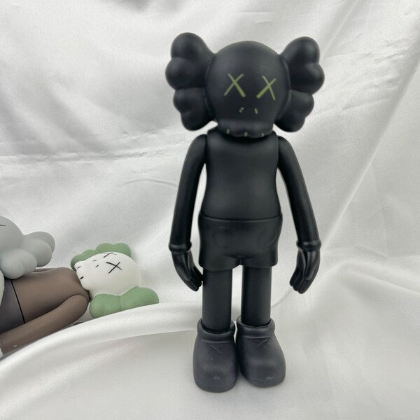 6.6in KAWS ornament - kaws - KAWS Statue - KAWS Decoration