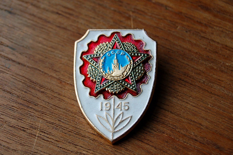 1945 soviet victory day pin image 1