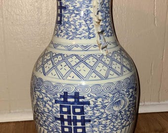 ANTIQUE  CHINESE Blue & White PORCELAIN Vase ~17"