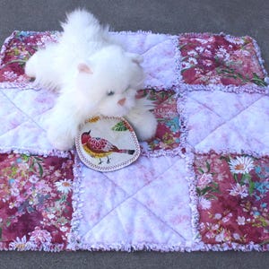 peach cat quilt, quilts for pets, handmade pet beds, Colorado Catnip Toys, 21x21 inch pet bed, original kitten mat, kitten training mat