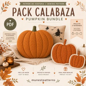 Puede incluir: Un patrón de costura titulado PACK CALABAZA PUMPKIN BUNDLE que incluye una calabaza de peluche naranja, dos agarraderas acolchadas con forma de calabaza y un cojín beige con la silueta de una bruja negra. Incluye instrucciones en PDF.